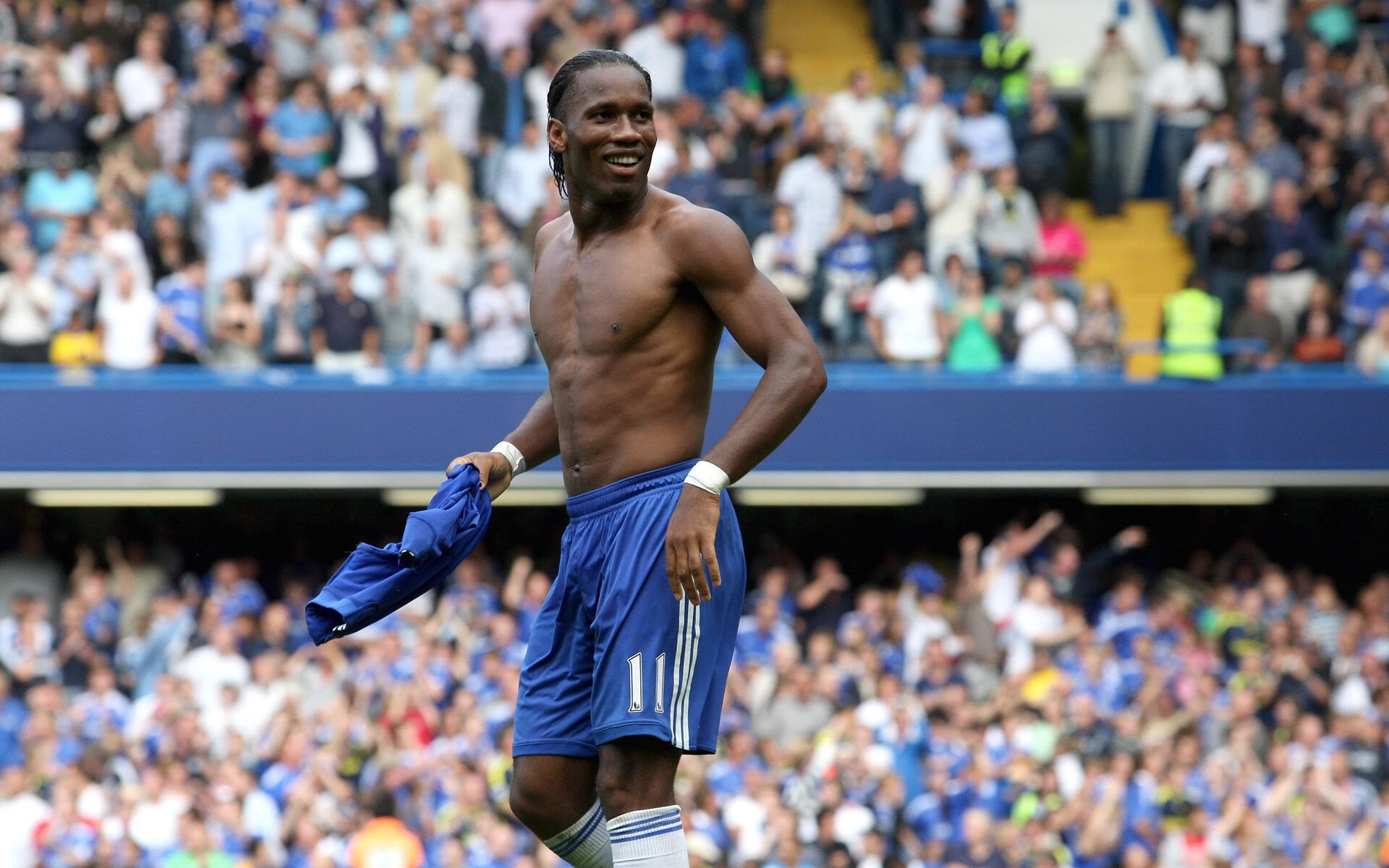 NBA季中锦标赛决赛 勇士133比129险胜雄鹿 库里当选赛事首届MVP